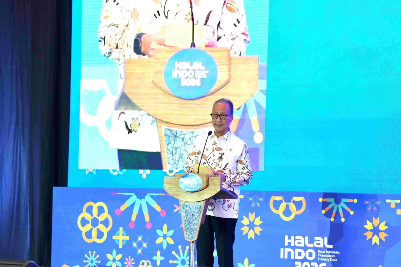 Menperin Agus Gumiwang Kartasasmita